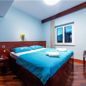 4 Bedroom Seaside Apartment with Terrace in Vis Town, Sleeps 8
